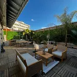 2-minute Walking Distance From Bananecroisette In The Center Of Appartement *