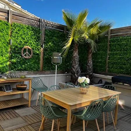 2-minute Walking Distance From Bananecroisette In The Center Of Appartement Cannes