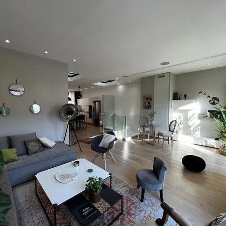 Apartment 2-minute Walking Distance From Bananecroisette In The Center Of Cannes