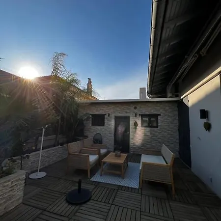 2-minute Walking Distance From Bananecroisette In The Center Of Appartement *